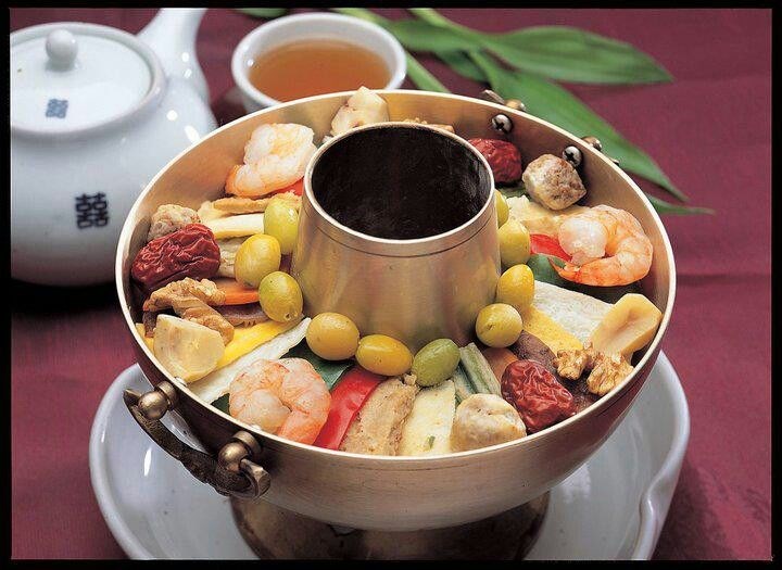 nhung-mon-lau-ngon-o-han-quoc-lau-chien-sinseollo